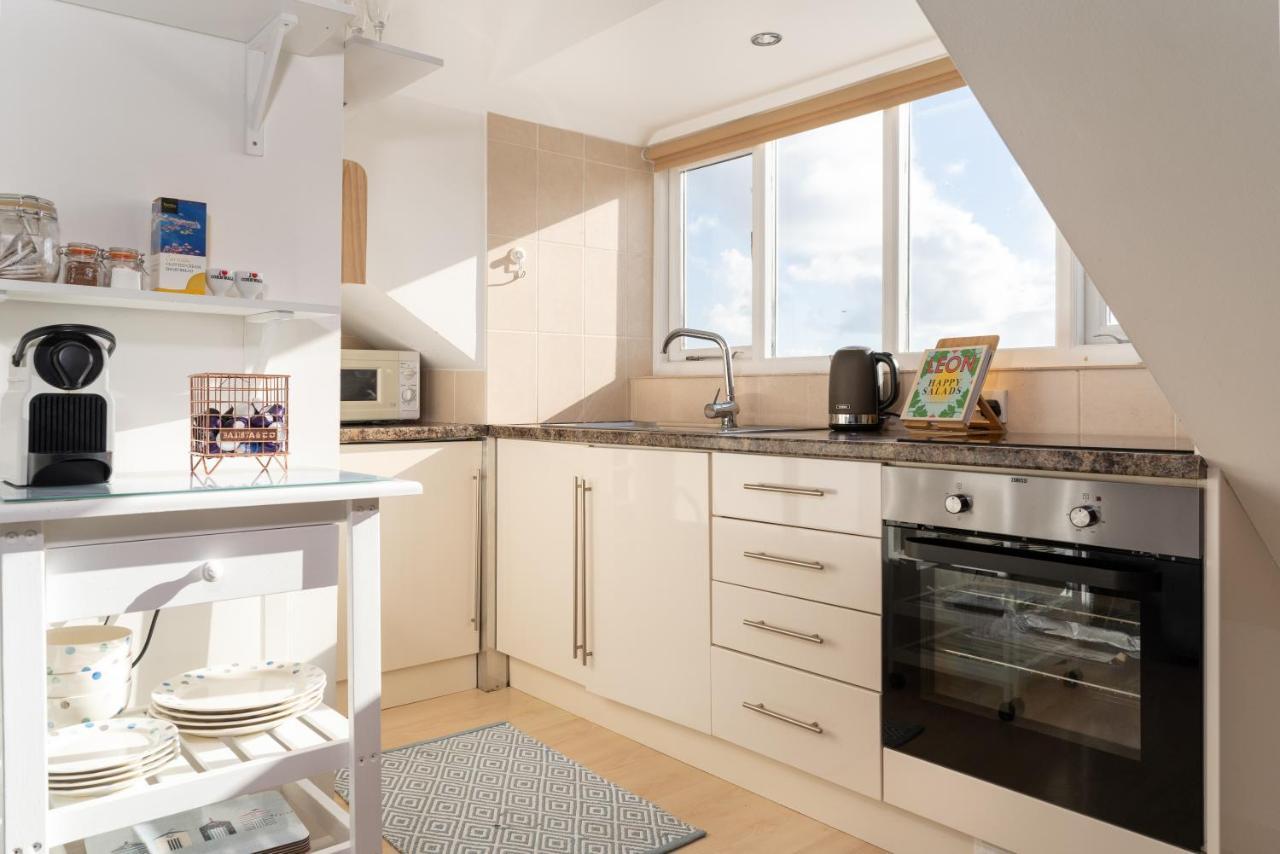 Stunning Views Over Mounts Bay With Balcony Penzance Exterior photo